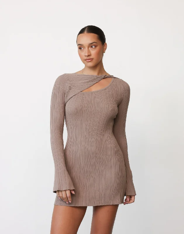 Deal Dash Yasmin Mini Dress (Mocha)
