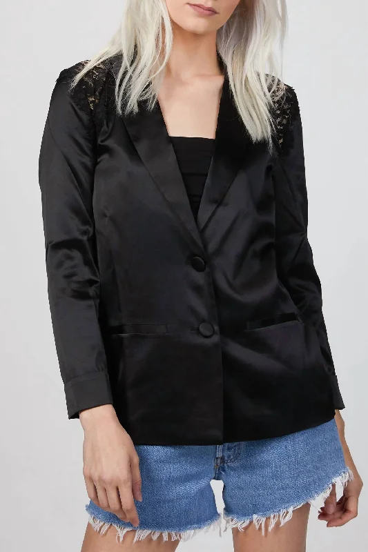 Instant Discount Carmine Blazer In Black