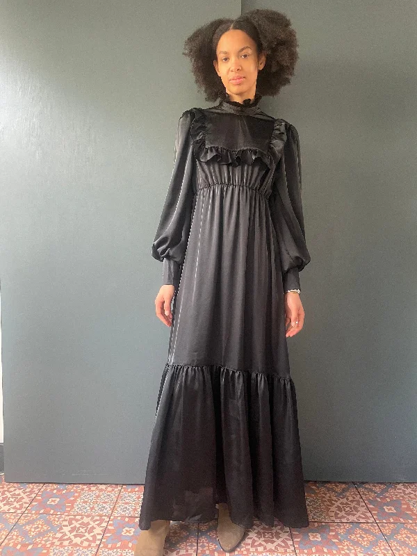 Low Prices Prairie Dress in black silk satin with pockets