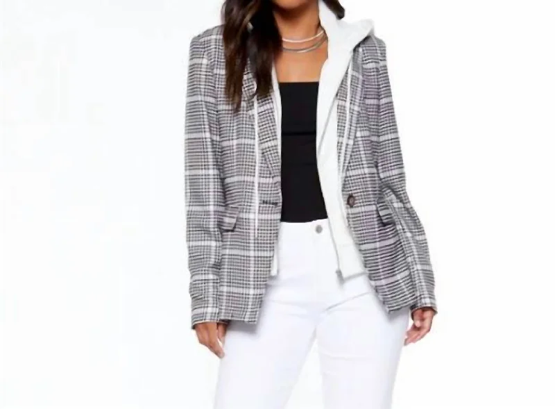 Extra Savings Blazer In Black And White