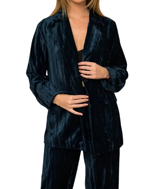 Deal Dash Velvet Front Pocket Blazer In Dark Navy