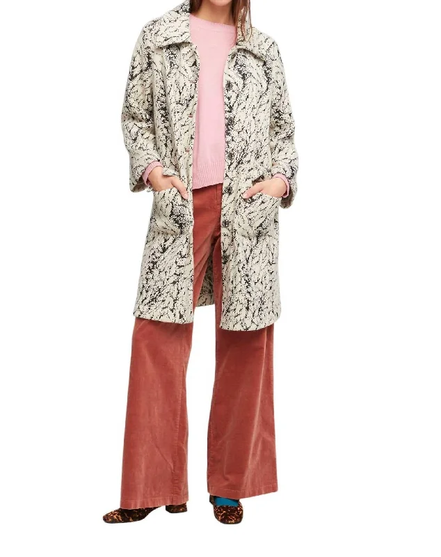 Closeout Cieza Knitted Wool Coat In Cream And Black