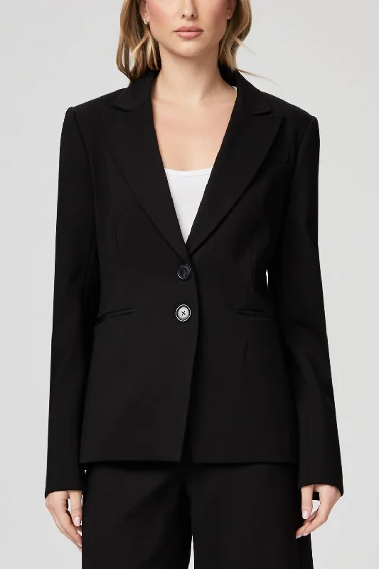 Daily Specials Chelsee Blazer In Black